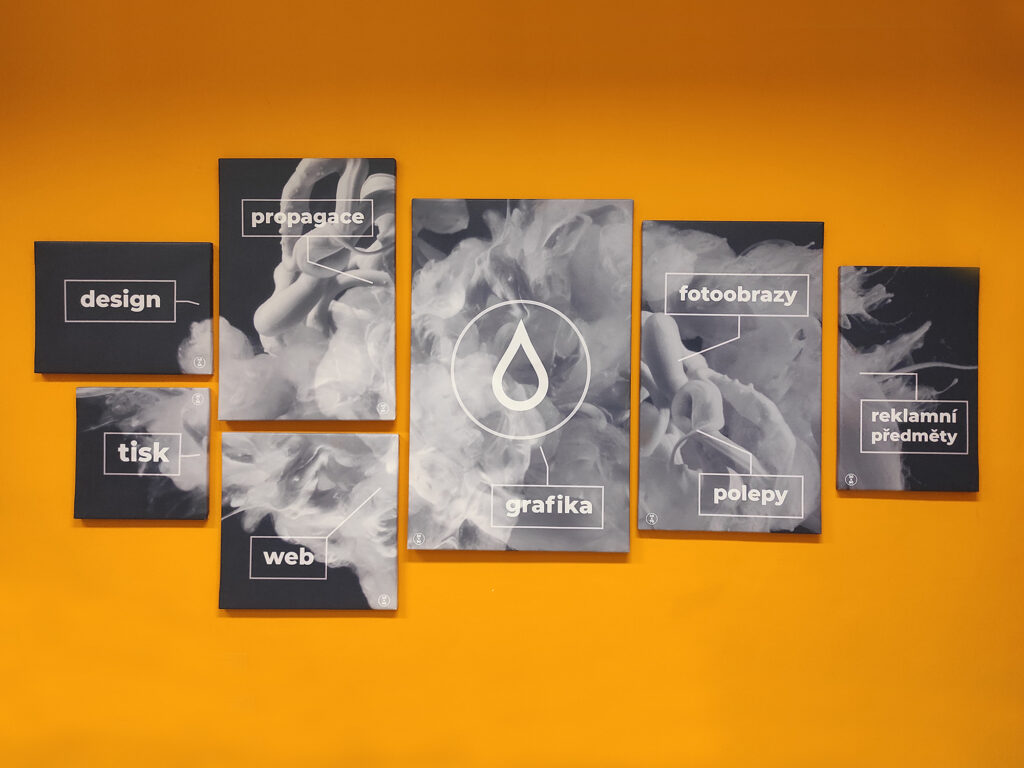 Fotoobrazy v kanceláři. 